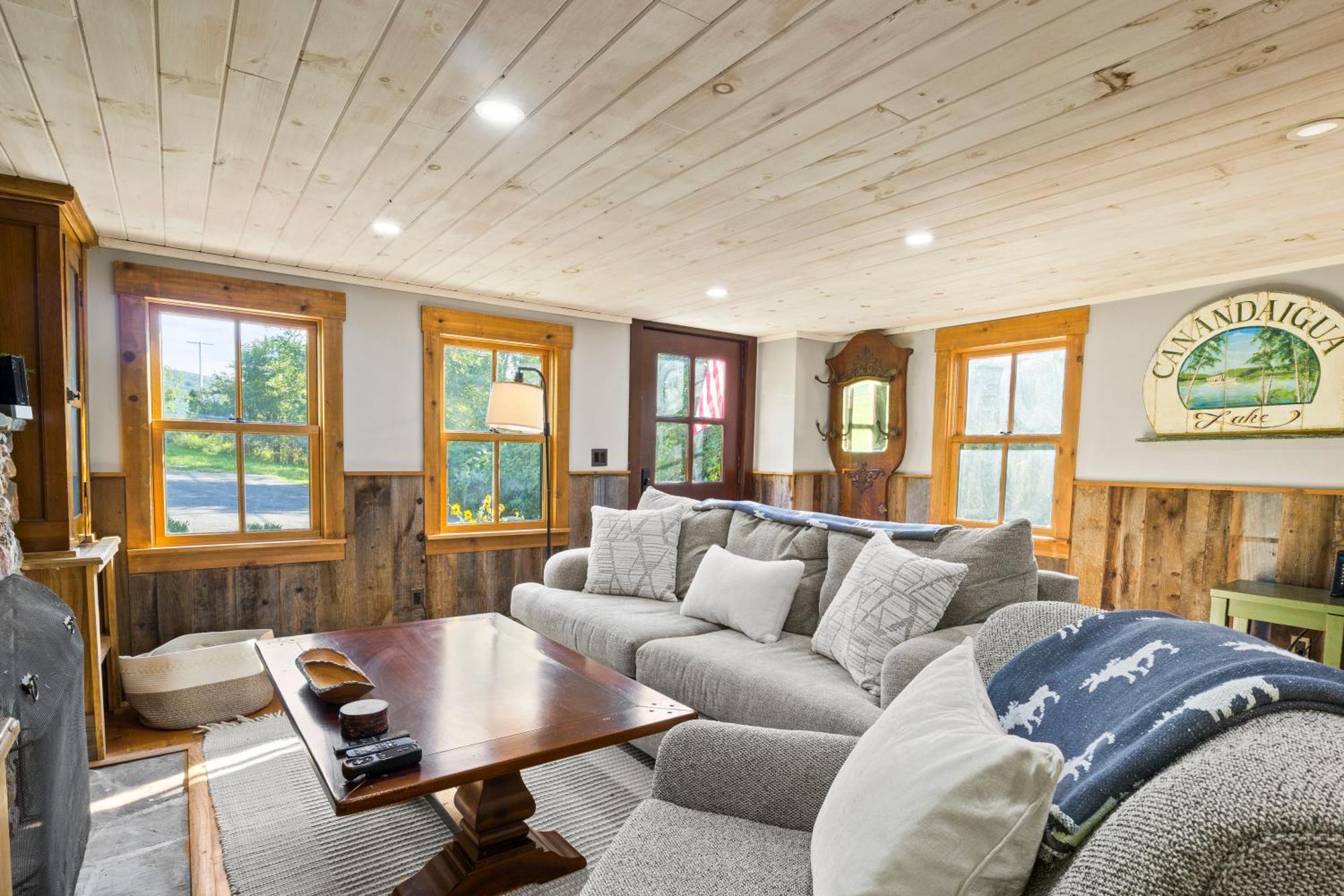 Cozy Two Bedroom Home On Canandaigua Lake Rushville Bagian luar foto