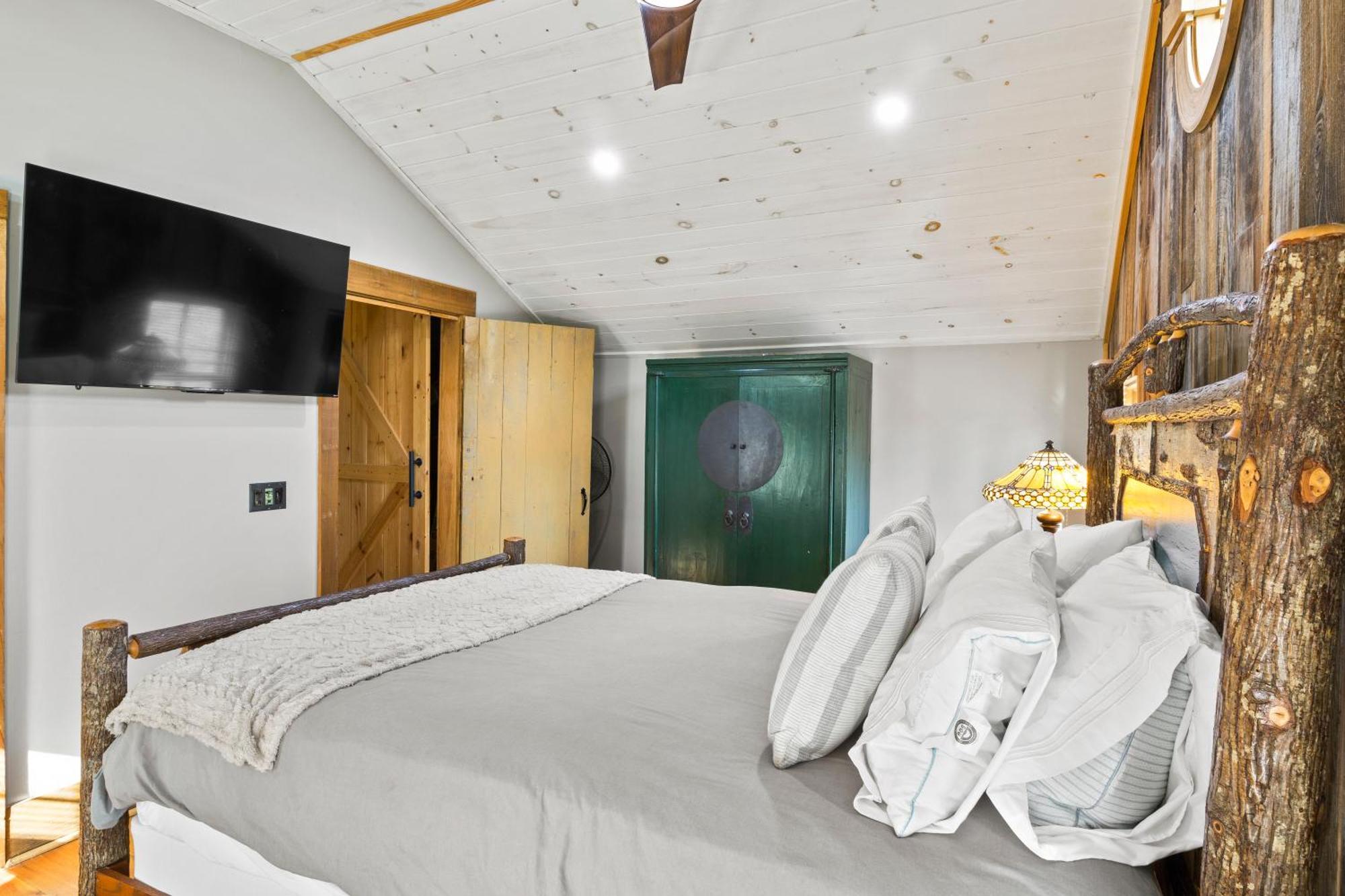 Cozy Two Bedroom Home On Canandaigua Lake Rushville Bagian luar foto