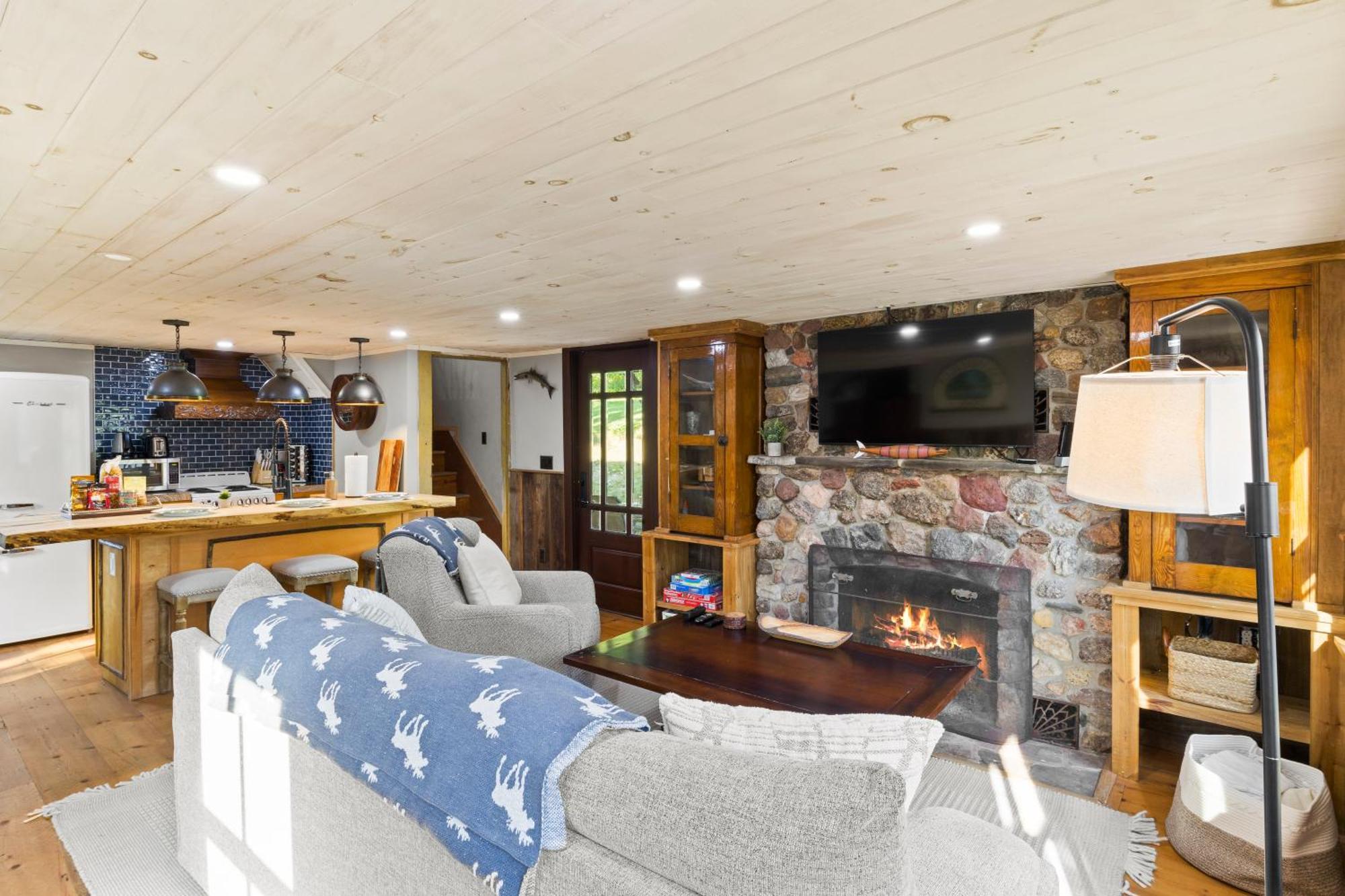 Cozy Two Bedroom Home On Canandaigua Lake Rushville Bagian luar foto