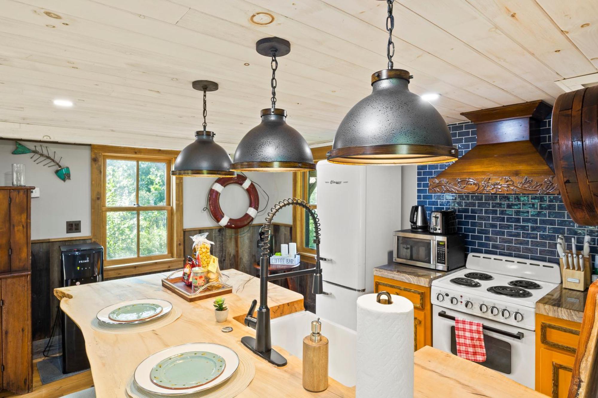 Cozy Two Bedroom Home On Canandaigua Lake Rushville Bagian luar foto