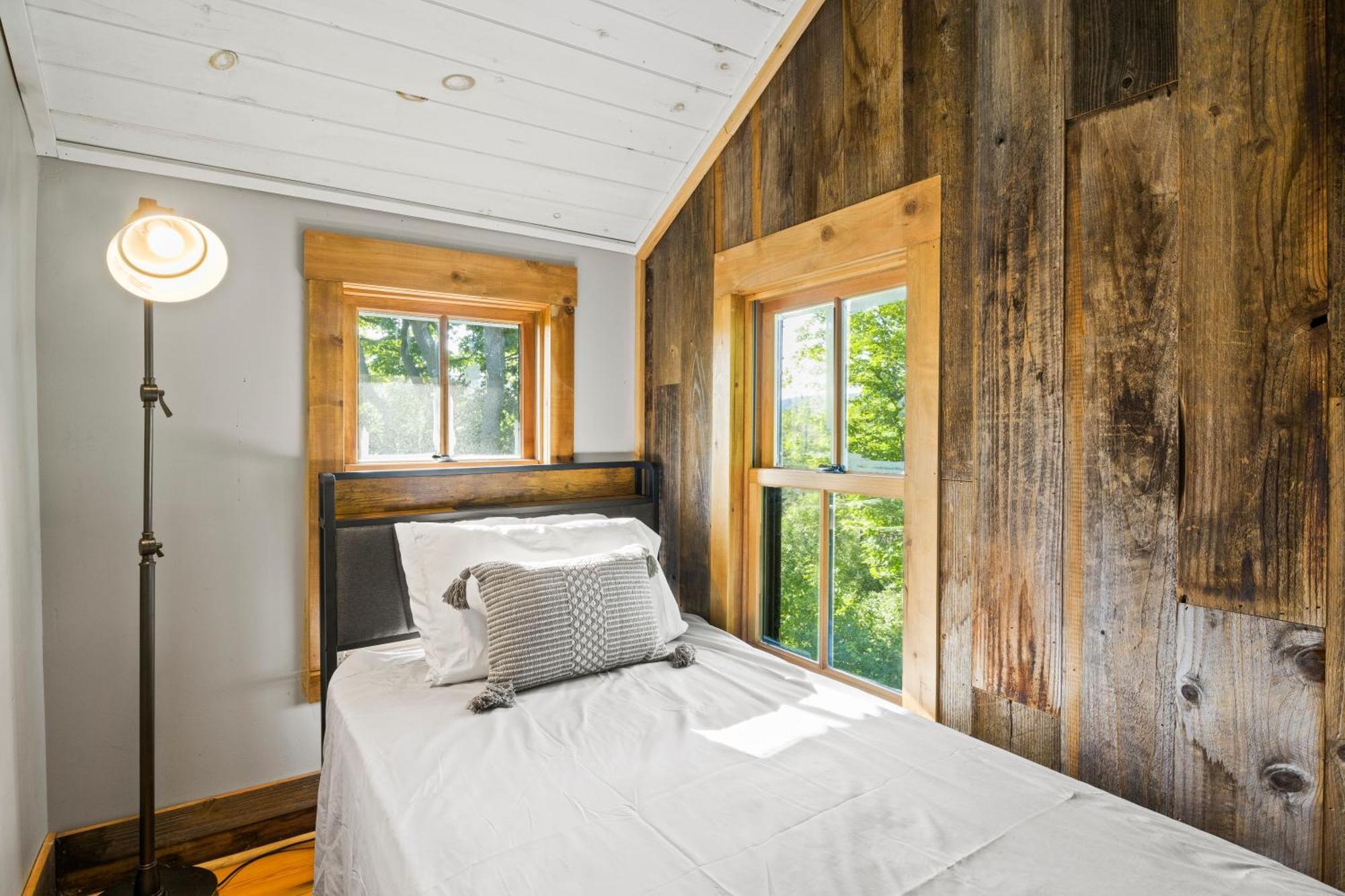 Cozy Two Bedroom Home On Canandaigua Lake Rushville Bagian luar foto
